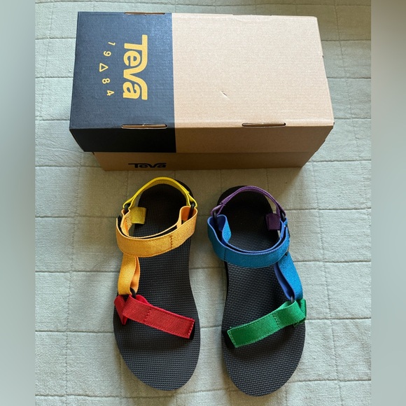 Teva flatform universal pride, size 8. NIB - Picture 3 of 4